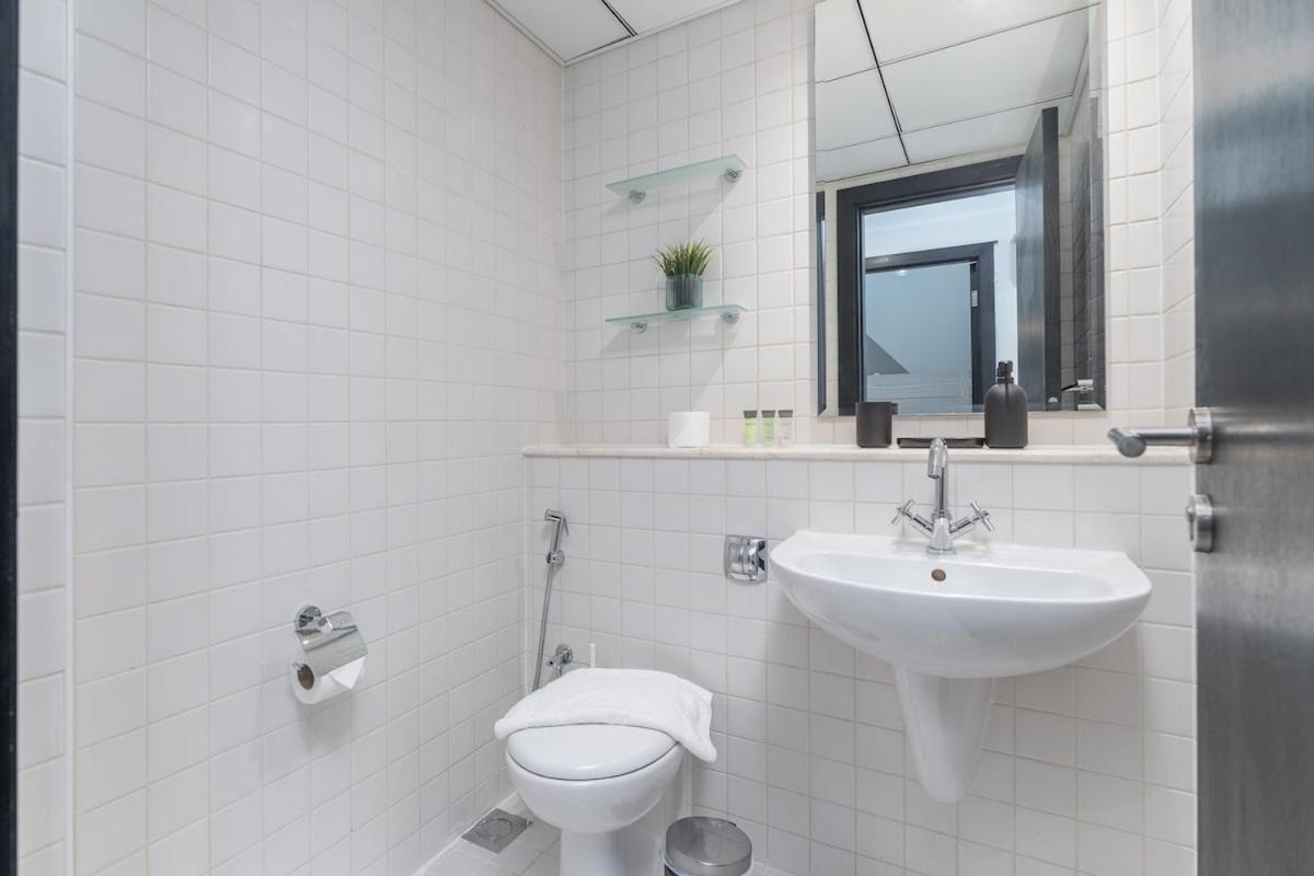 Lejlighed Luxurious And Minimalist 3br In Marina Dubai
