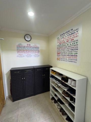 Sarjak's Mankhool Apartamento