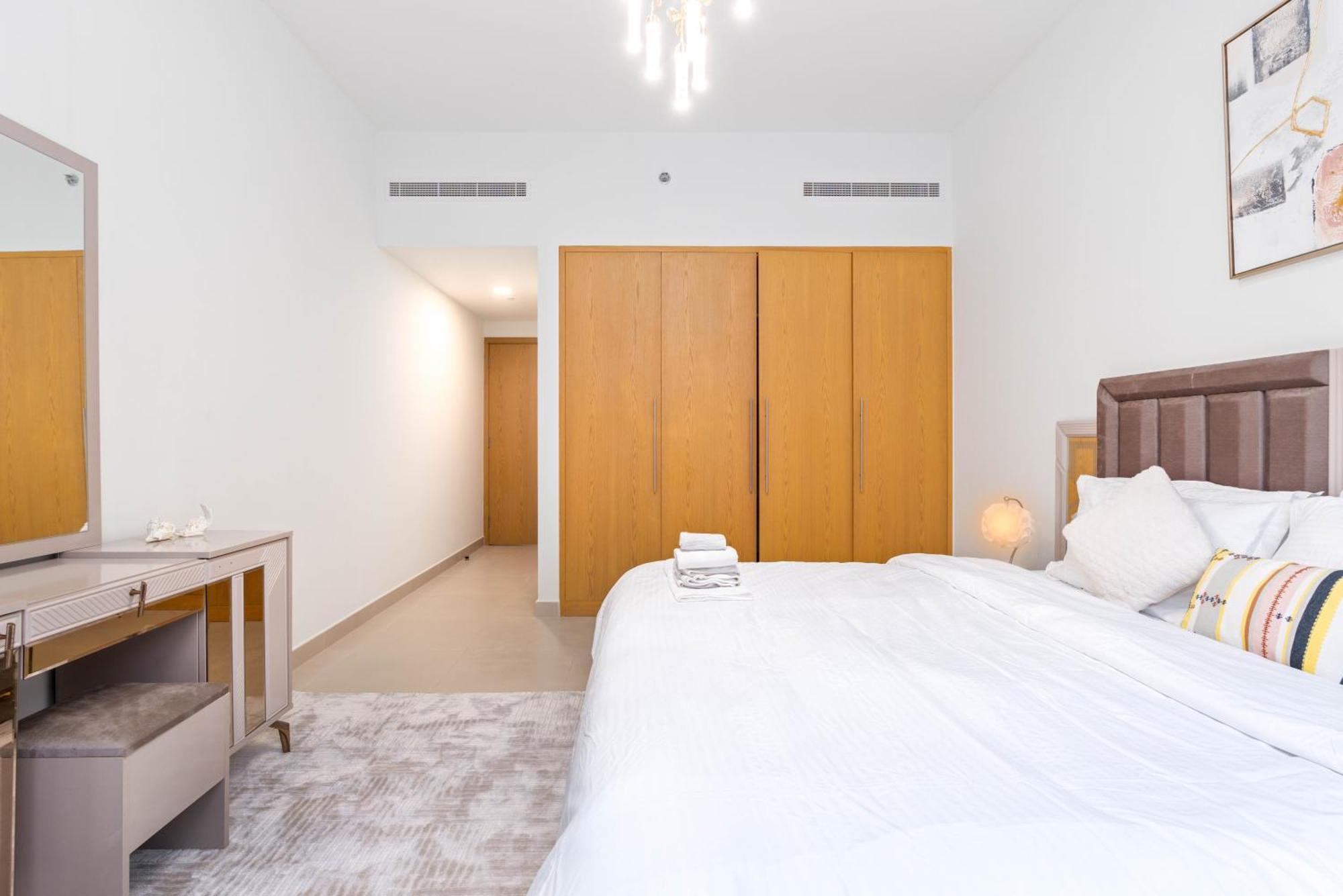 Modern 1-br Close To Mall And Burj Khalifa Apartemen *