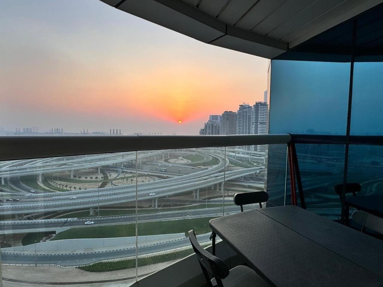 Elegant With A View *