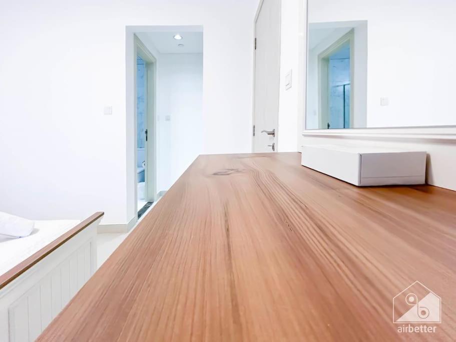 Apartamento Luxurious 1br With Balcony In Production Dubai