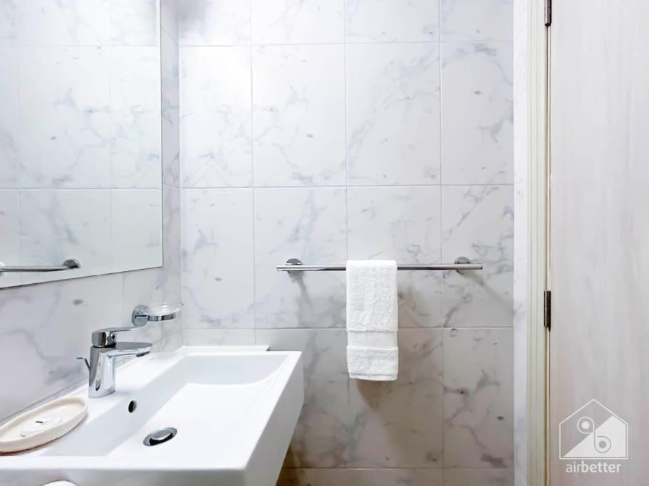 Luxurious 1br With Balcony In Production Apartamento *