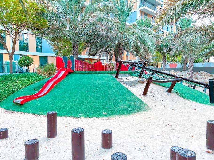 Luxurious 1br With Balcony In Production Apartamento