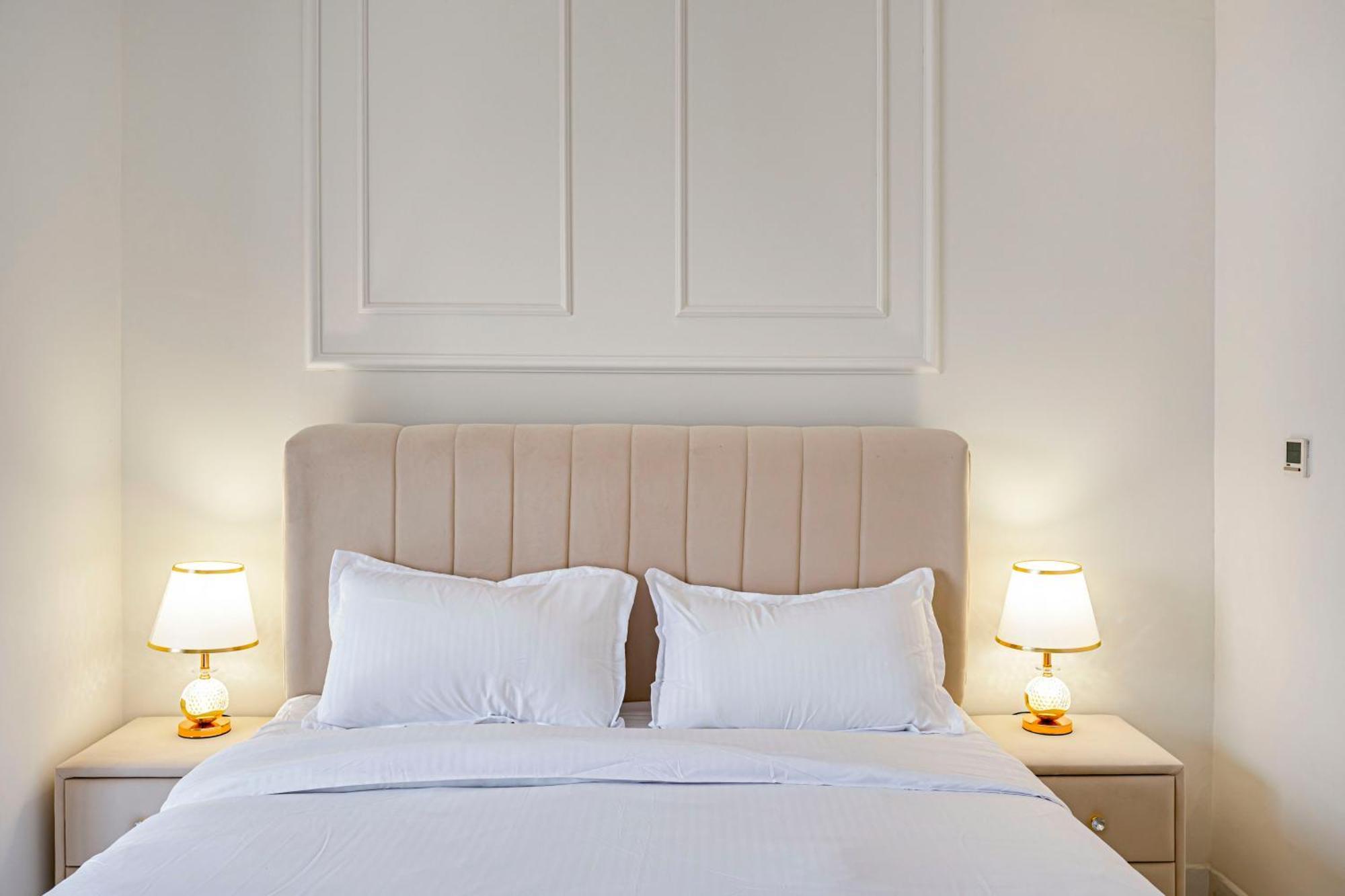 Cozy And Contemporary In Dubailand Apartemen *
