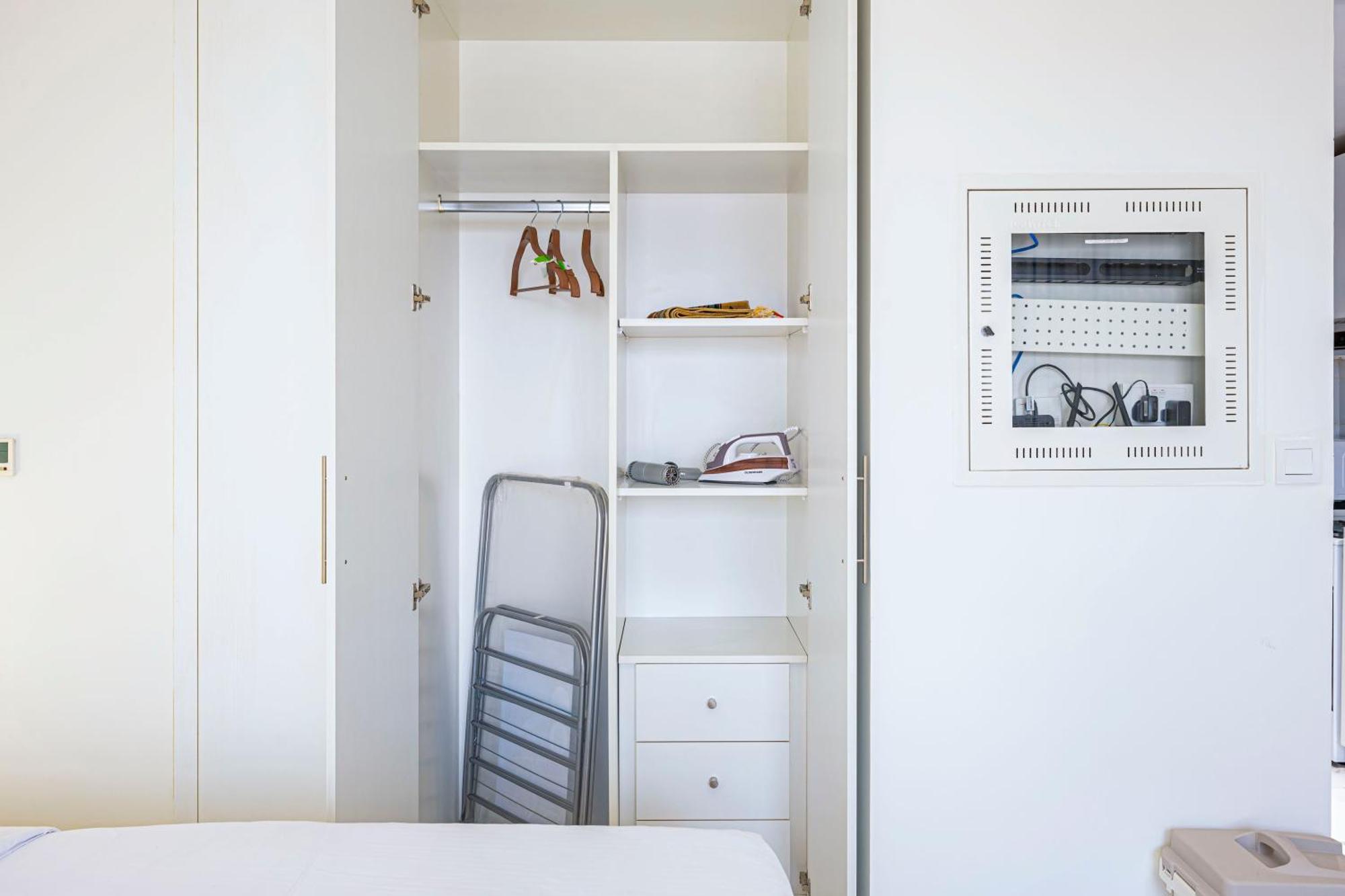 Cozy And Contemporary In Dubailand Apartemen Dubai