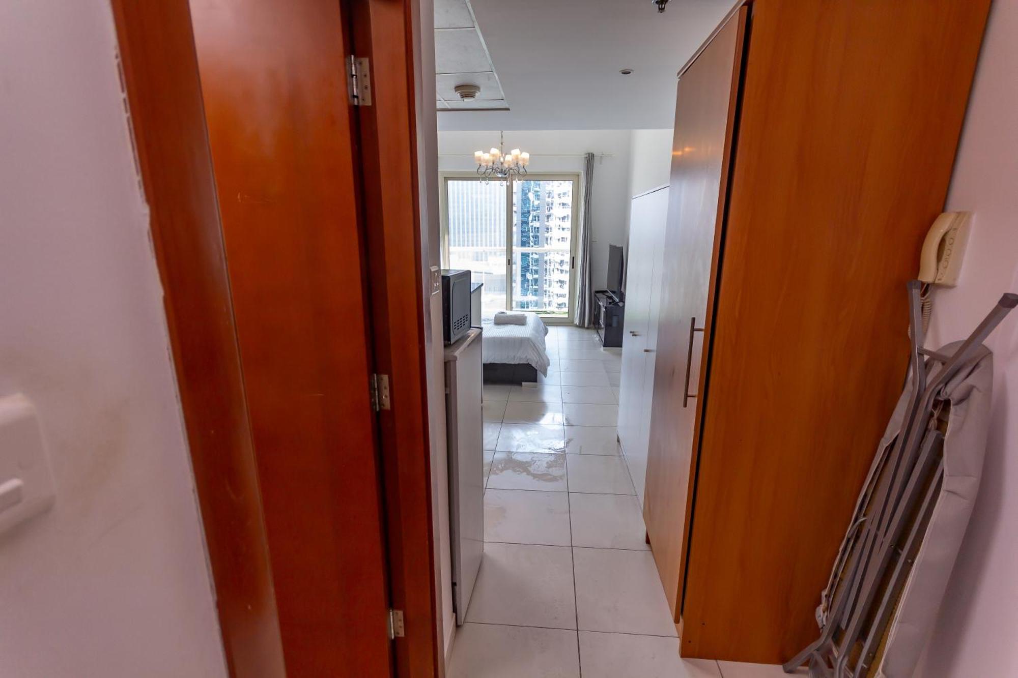 Deluxe For Rent At Marina View Towers Privatunterkunft Dubai