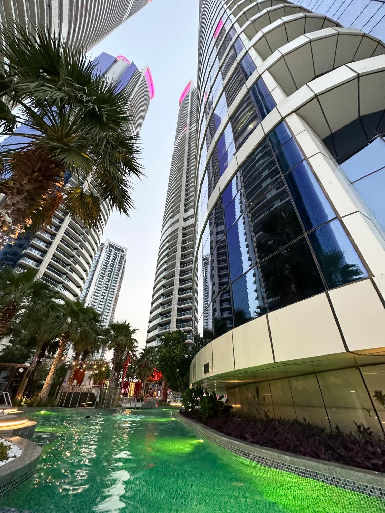 Apartment Luxurious 2bdr In Paramount Towers With Stunning Burj Khalifa Views Dubai