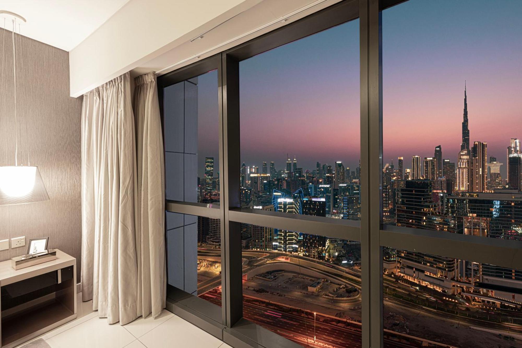 Apartment Luxurious 2bdr In Paramount Towers With Stunning Burj Khalifa Views *