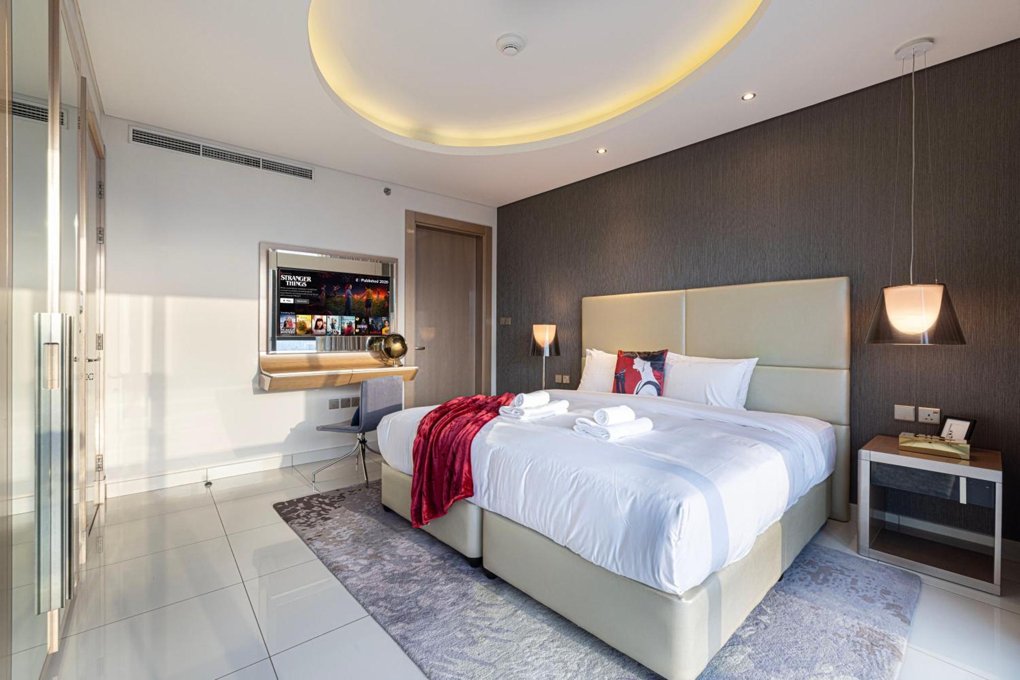 Luxurious 2bdr In Paramount Towers With Stunning Burj Khalifa Views *