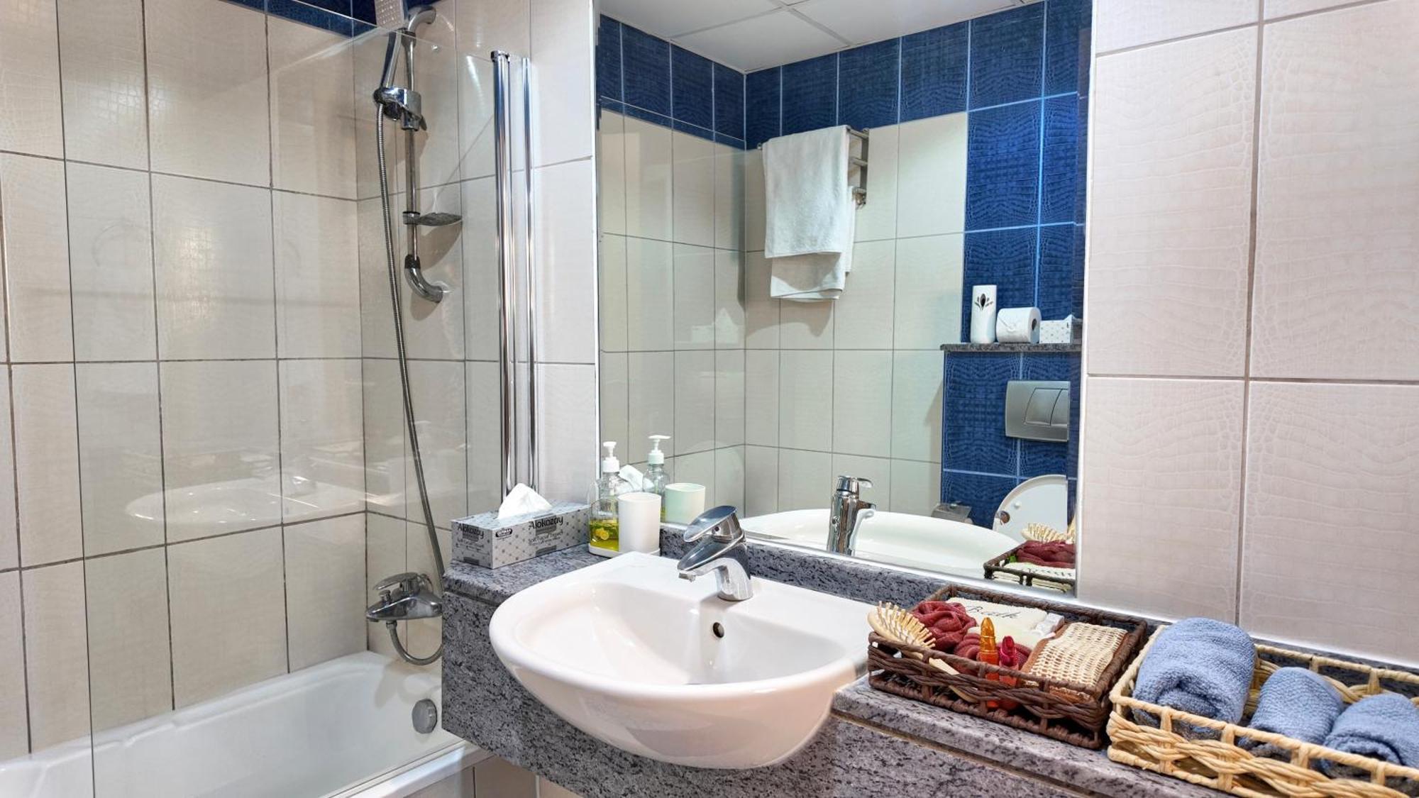 Spacious 2 Bed Marina-near Metro * Dubaï