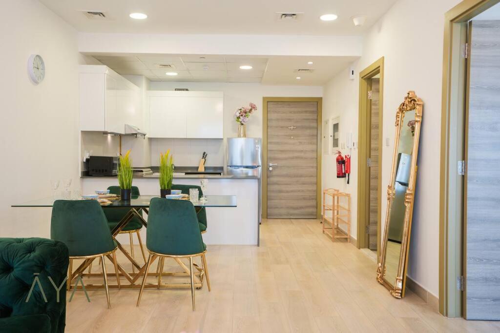 Elegant 1br Retreat With Rooftop Pool In Jvc By Aya Boutique