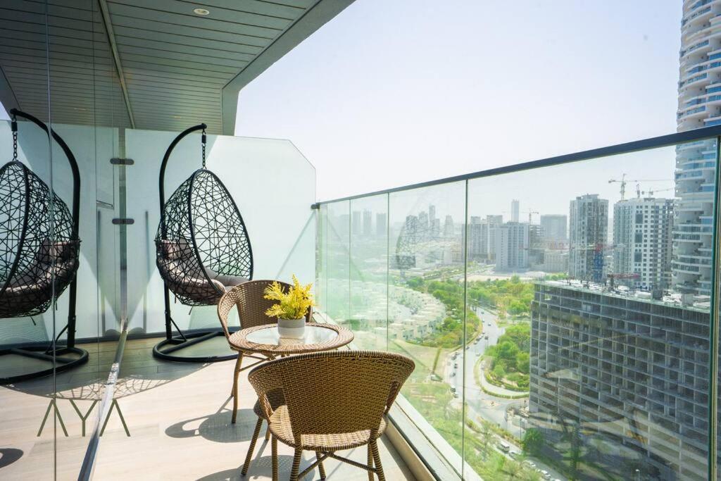 Elegant 1br Retreat With Rooftop Pool In Jvc By Aya Boutique Dubai