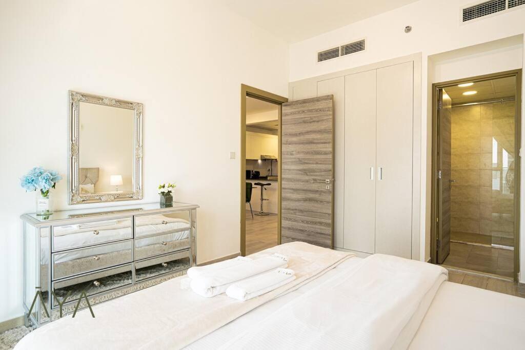 Elegant 1br Retreat With Rooftop Pool In Jvc By Aya Boutique * Dubai