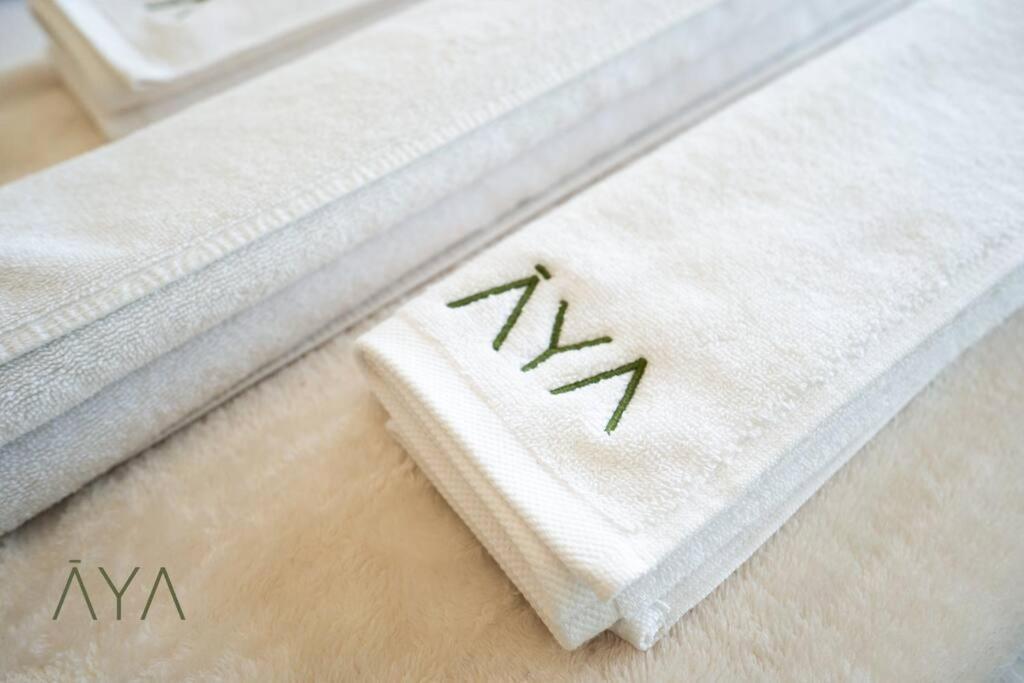 Elegant 1br Retreat With Rooftop Pool In Jvc By Aya Boutique