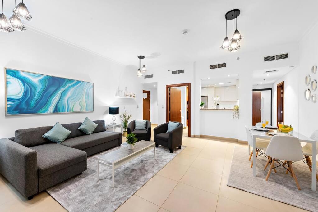 Apartment First Class 2br Elegance With Iconic Views Dubai