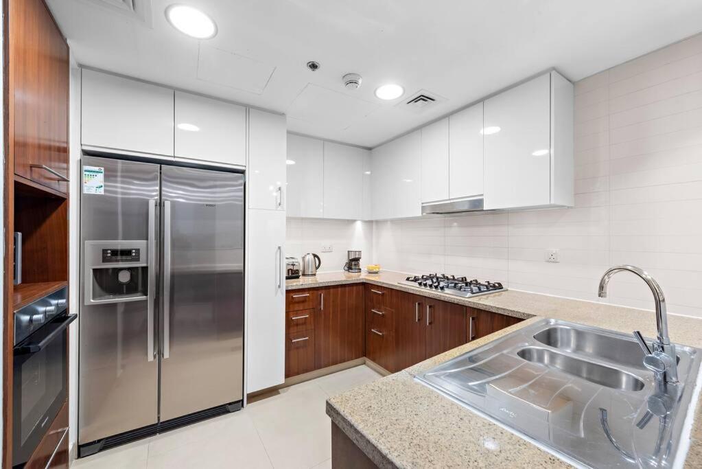 Apartment First Class 2br Elegance With Iconic Views