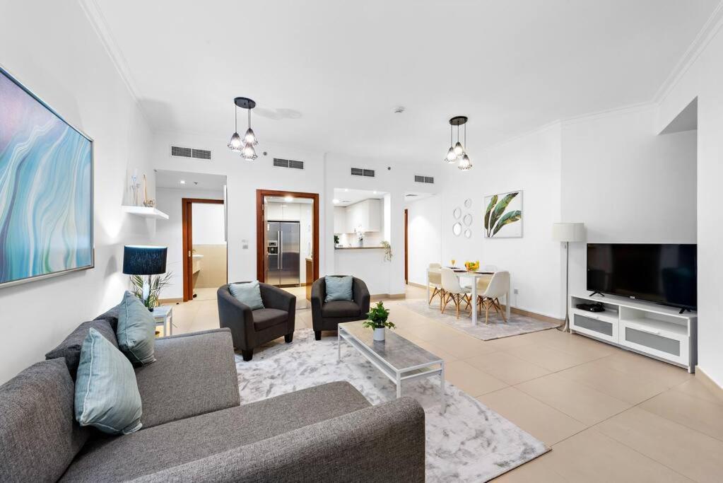 First Class 2br Elegance With Iconic Views Apartment *