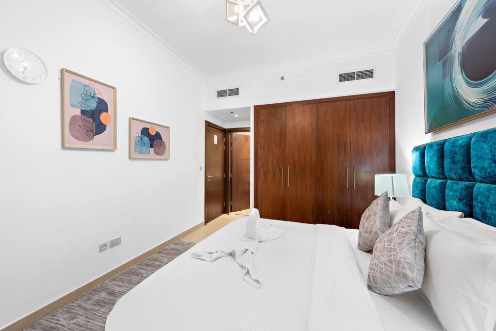 Apartment First Class 2br Elegance With Iconic Views Dubai