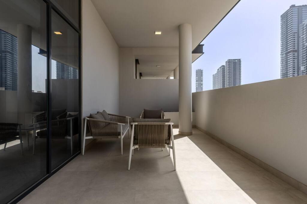 Waves - Tranquil Living 2br In Jvc With Views * Dubai