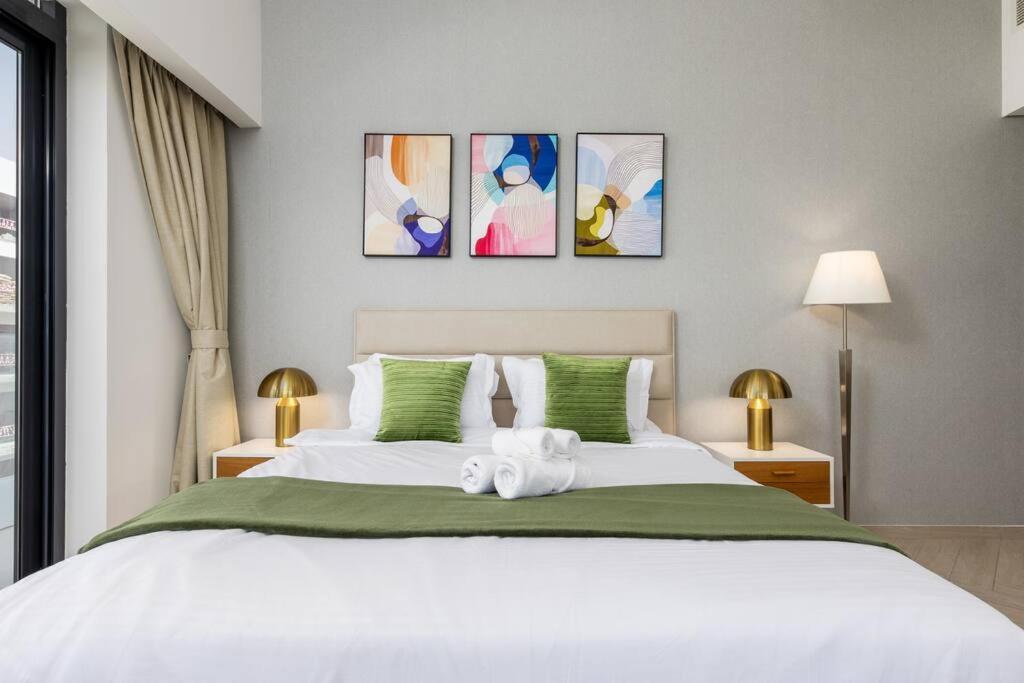 Waves - Tranquil Living 2br In Jvc With Views Dubai