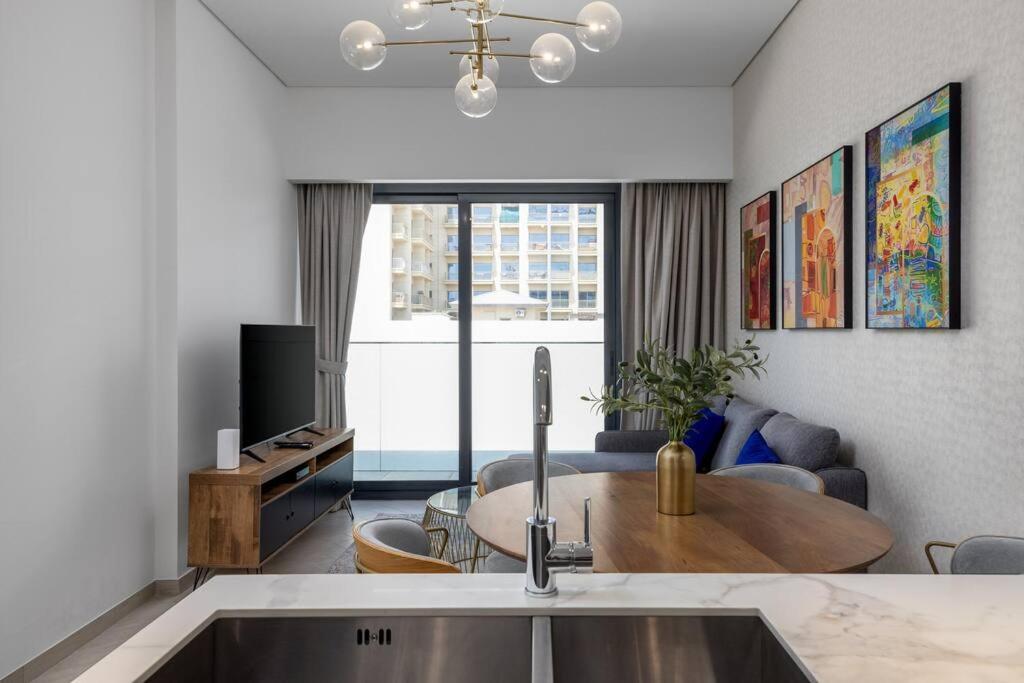Waves - Tranquil Living 2br In Jvc With Views