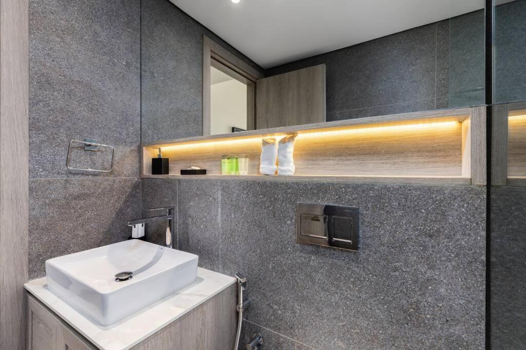 Waves - Tranquil Living 2br In Jvc With Views Dubai