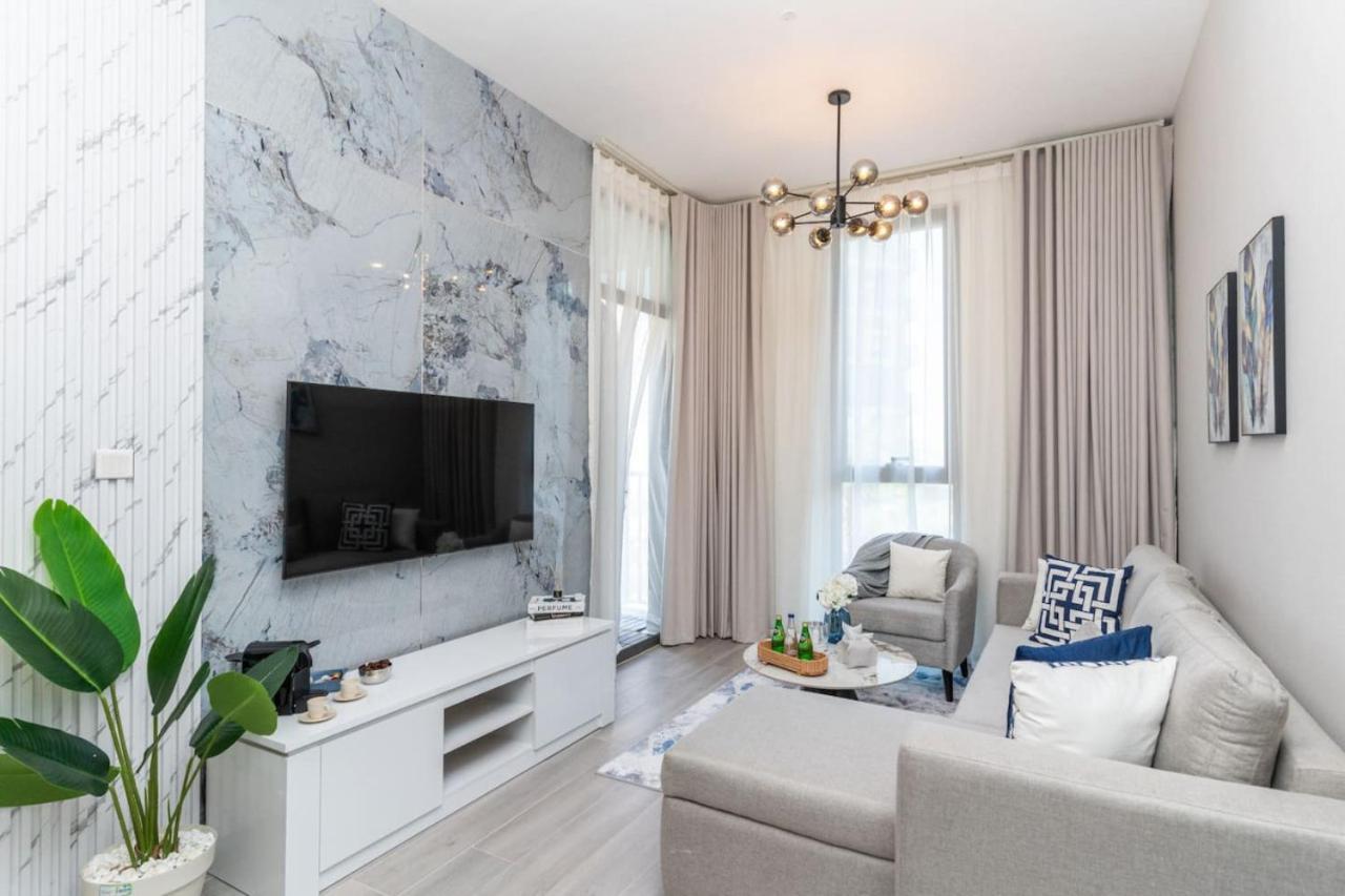 Classy 1br Midtown Near Miracle Garden By Vibel Dubai