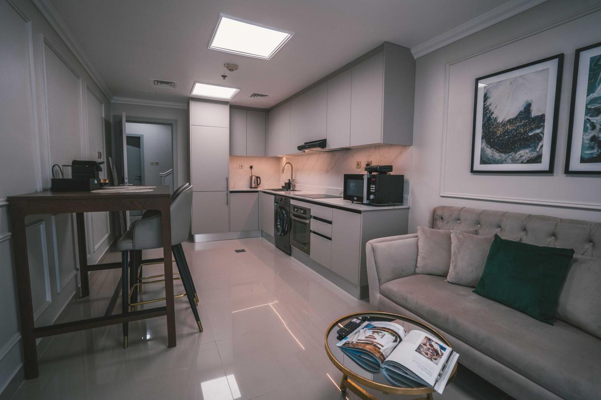 The Penthouse On 71st Floor *