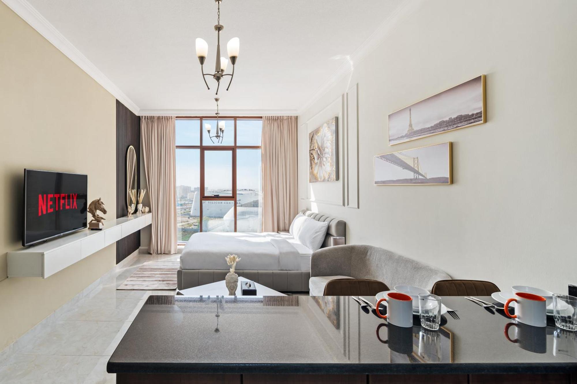 Apartment Bright And Airy In Silicon Oasis Dubai