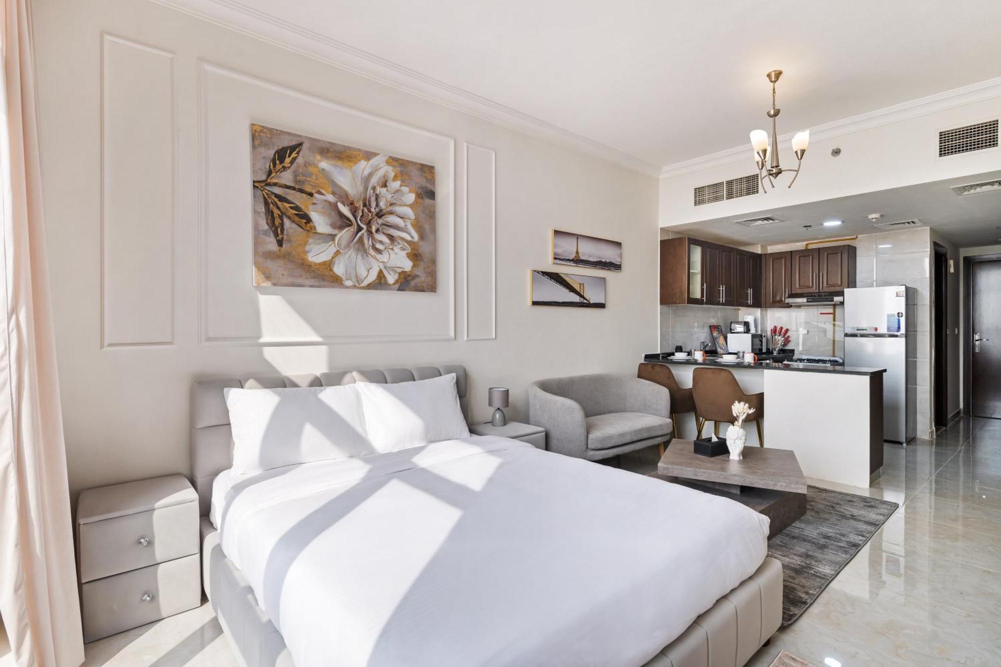 Apartment Bright And Airy In Silicon Oasis Dubai