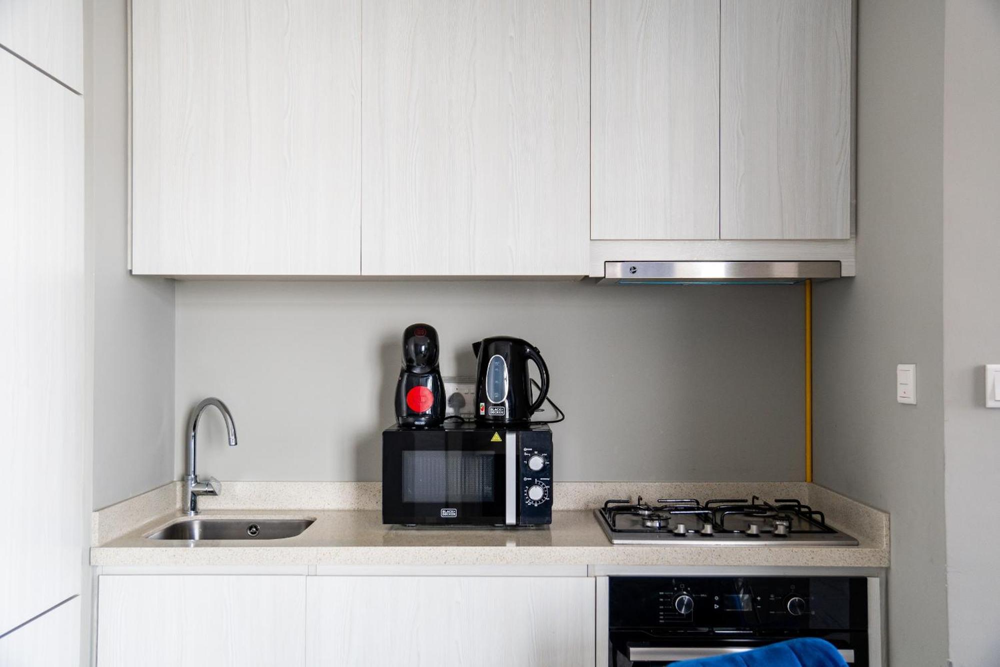 Elegant Escapes - Lavish 1b,dubai Water Canal View Appartement *