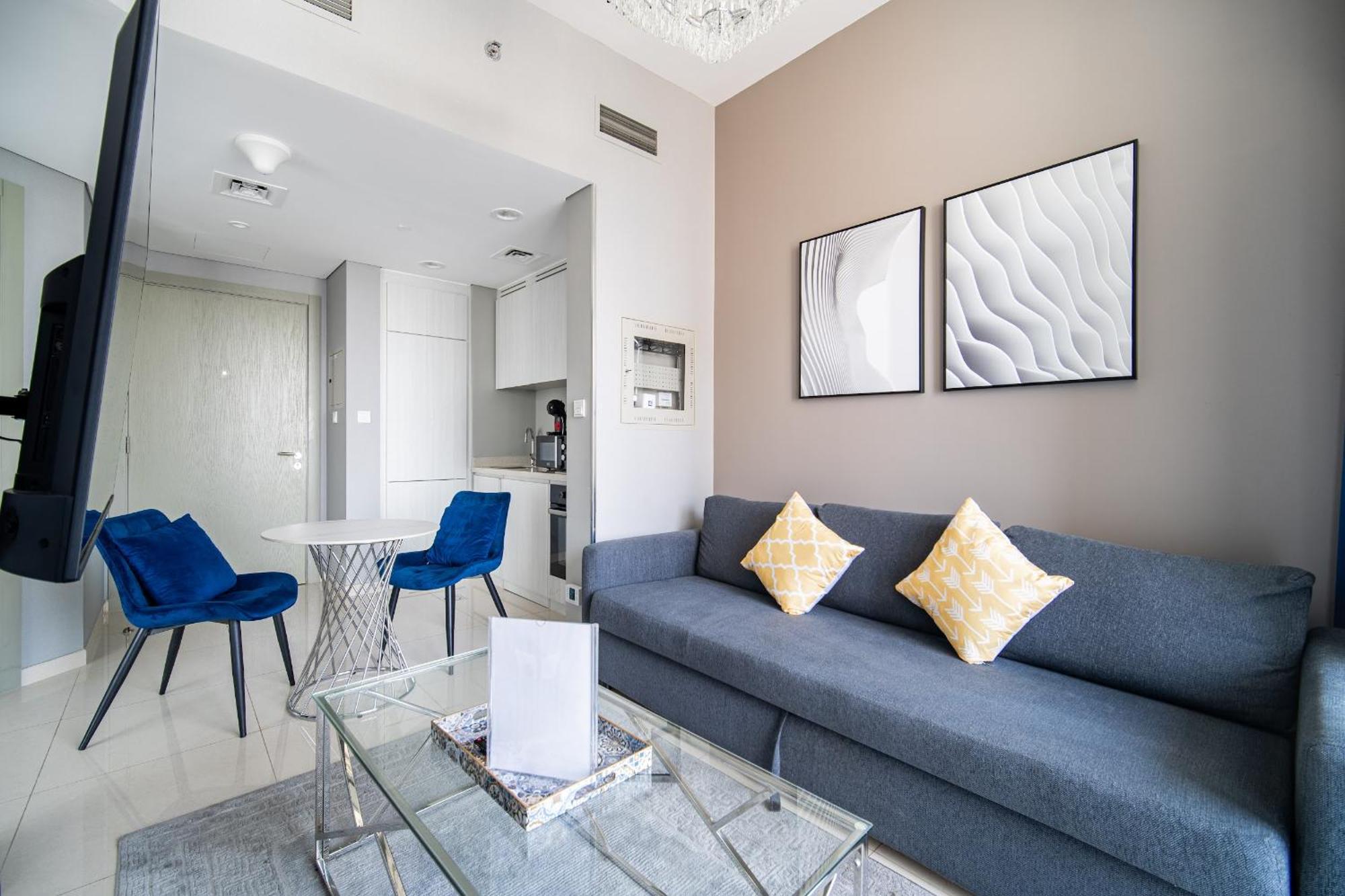 Elegant Escapes - Lavish 1b,dubai Water Canal View Appartement *