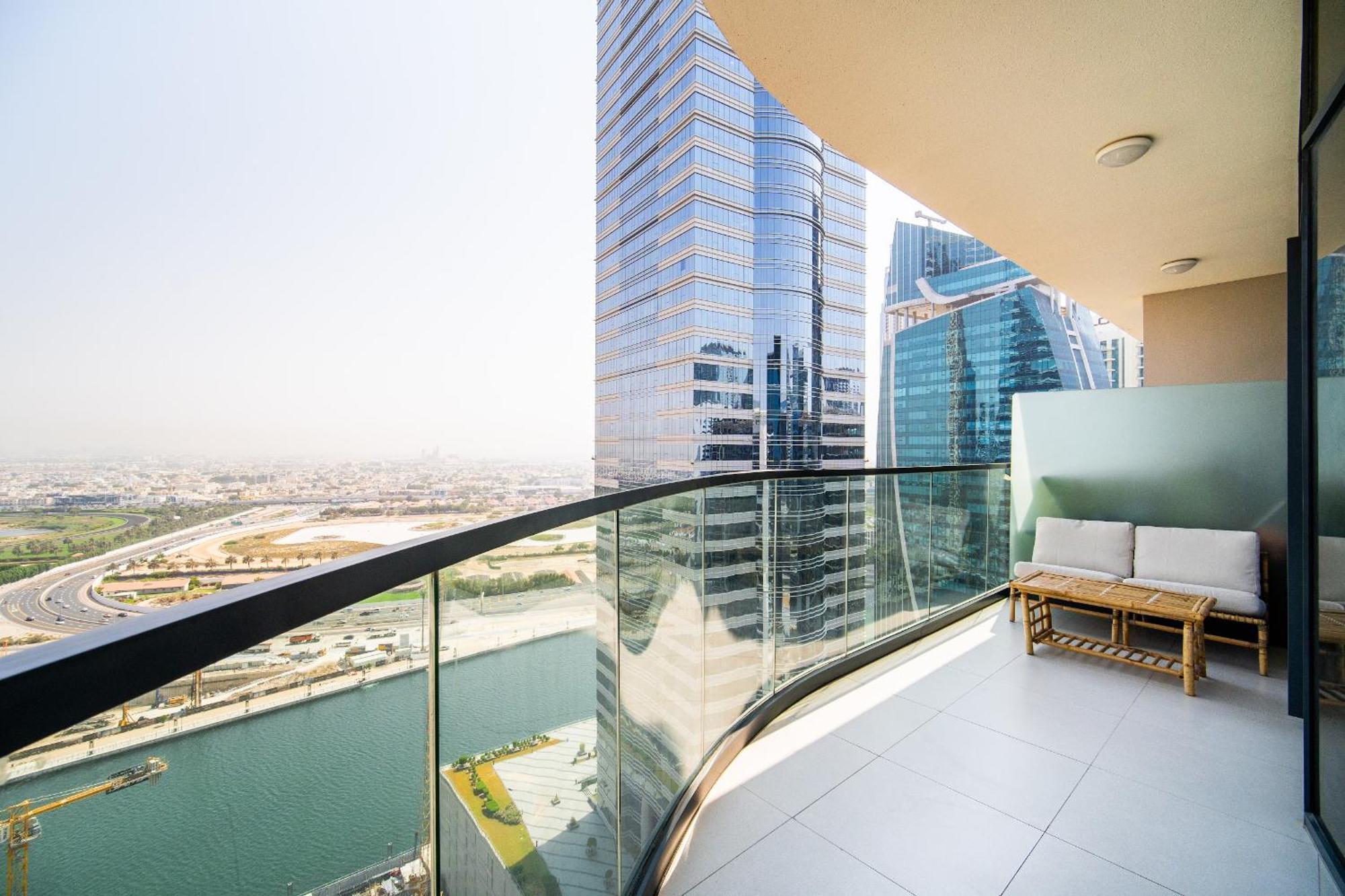 Elegant Escapes - Lavish 1b,dubai Water Canal View *