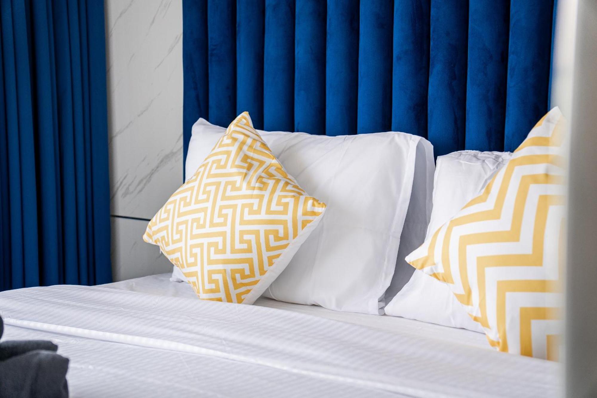 Elegant Escapes - Lavish 1b,dubai Water Canal View