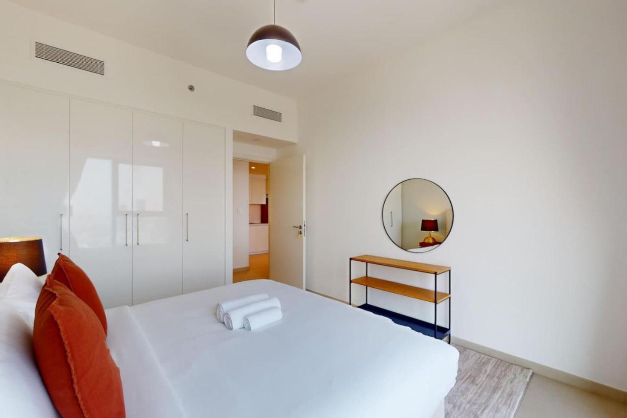 Downtown Views Ii, Tower 2- Calm One Bedroom Dubaï