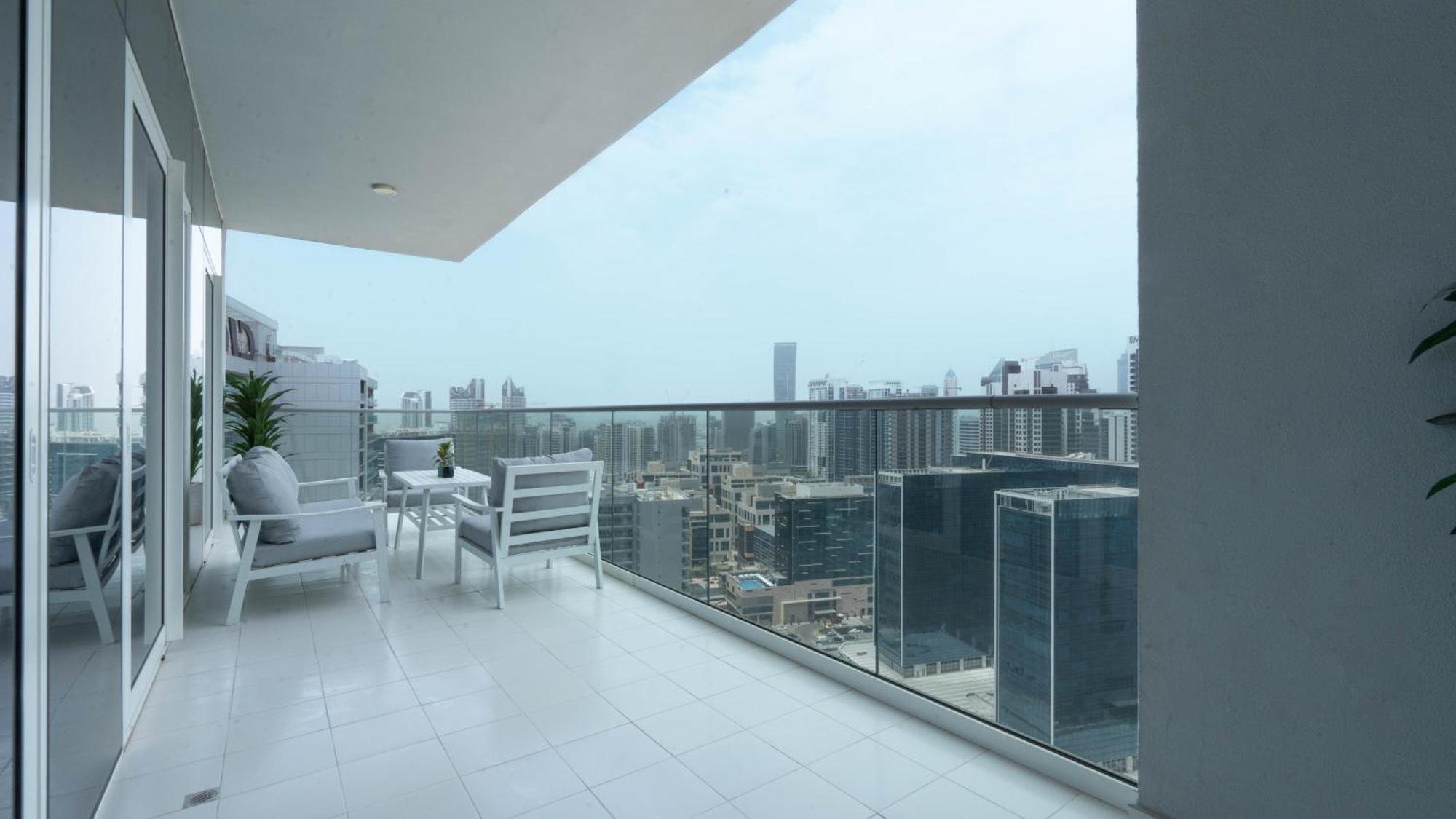Luxury 2br With Burj View Gym & Pool Apartamento *