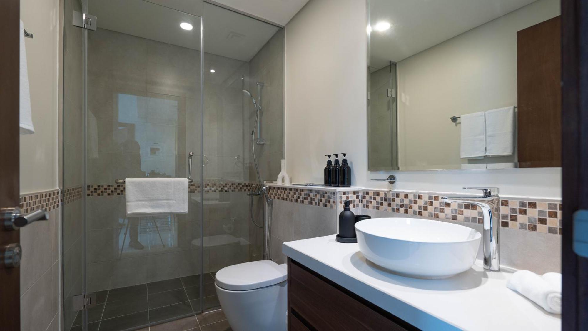 Luxury 2br With Burj View Gym & Pool Dubái
