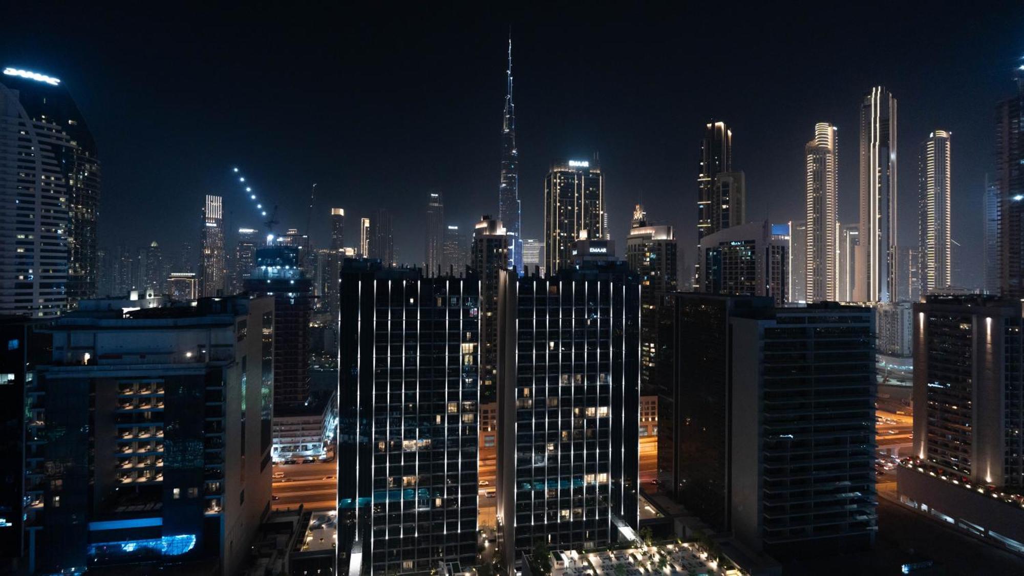 Apartamento Luxury 2br With Burj View Gym & Pool Dubái