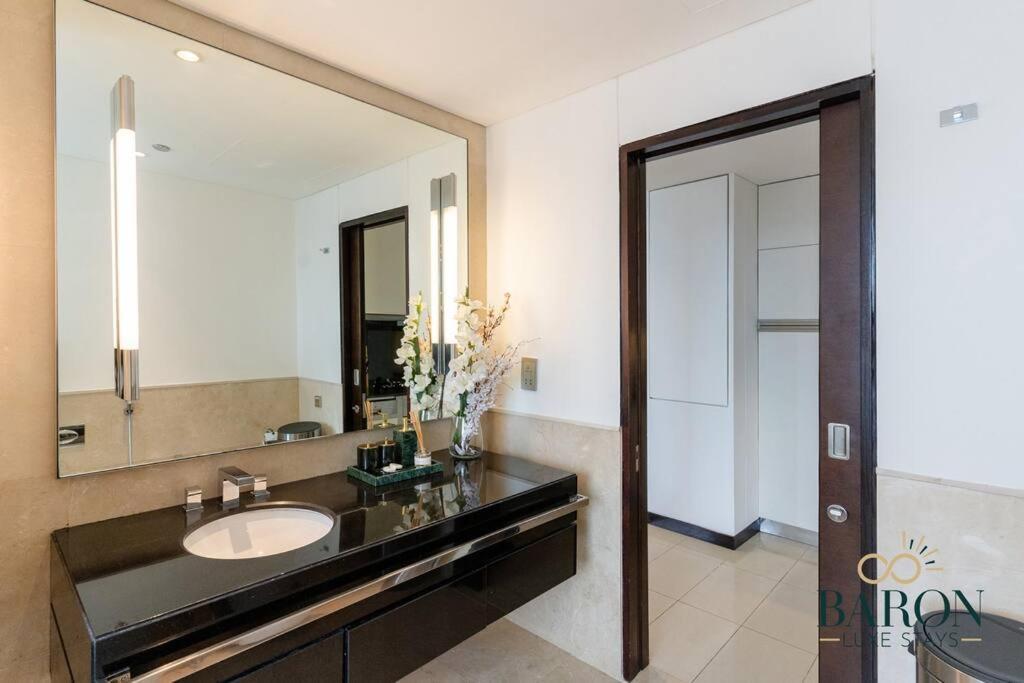 Elegant Studio, Address Marina. *
