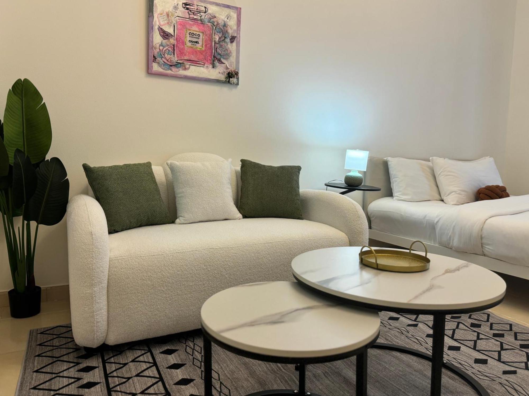Apartament Ashri Homes In Production Dubai