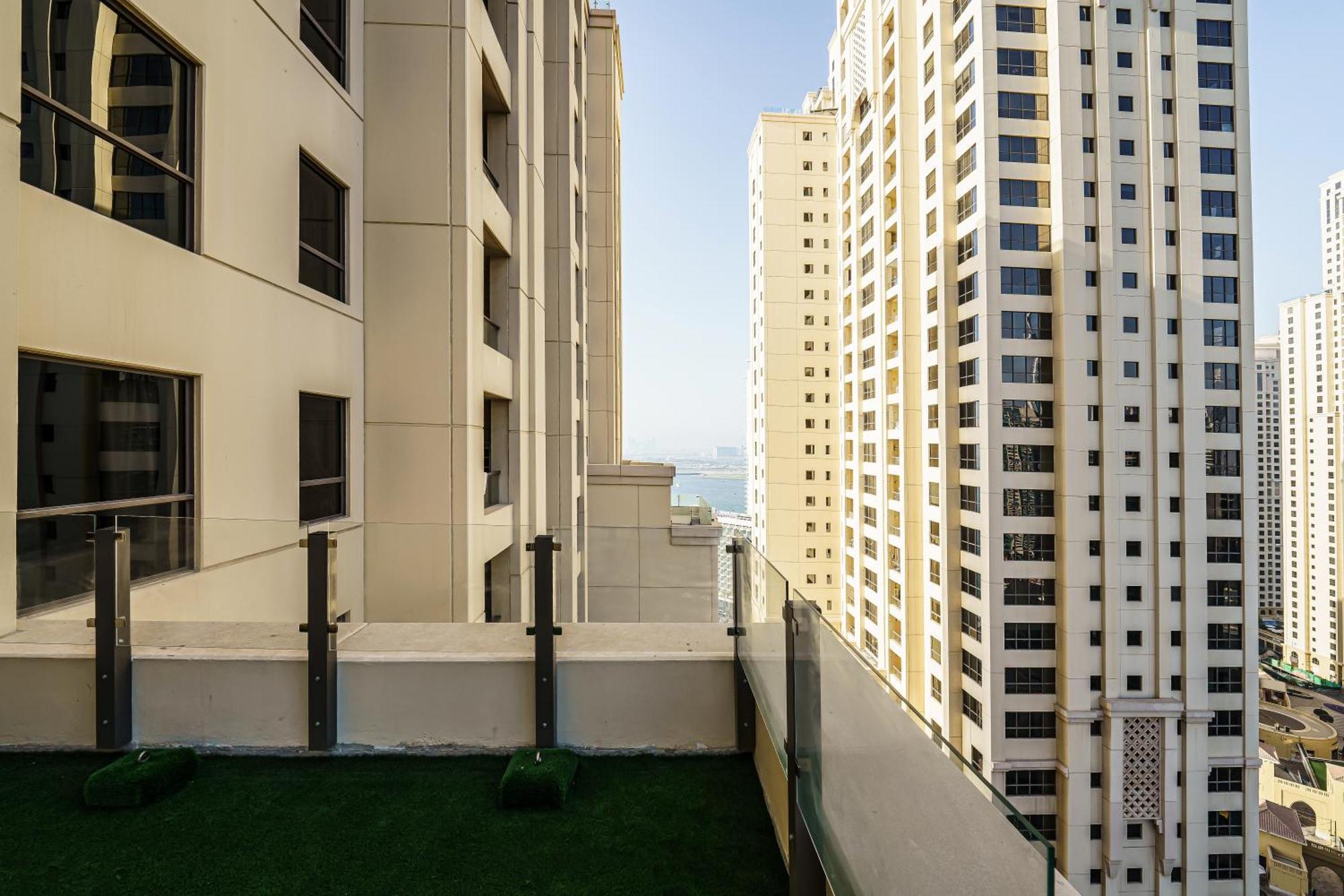First Class In Heart Of Jbr, Steps To The - 121 Living Dubai