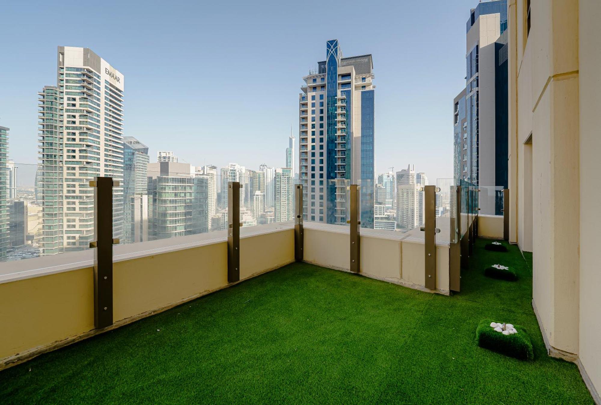 First Class In Heart Of Jbr, Steps To The - 121 Living