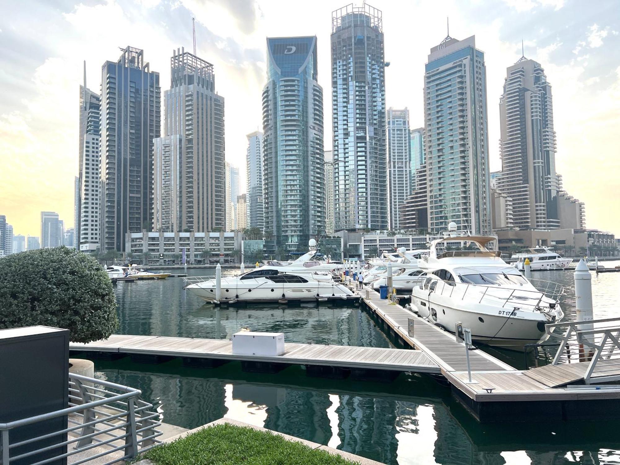 1 Bedroom Flat, Luxury Amenities, Opp & Club With Free Parking In Marina Apartamento Dubái