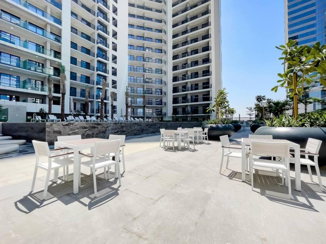 Elegant Escapes - Lavish 1b,dubai Water Canal View *