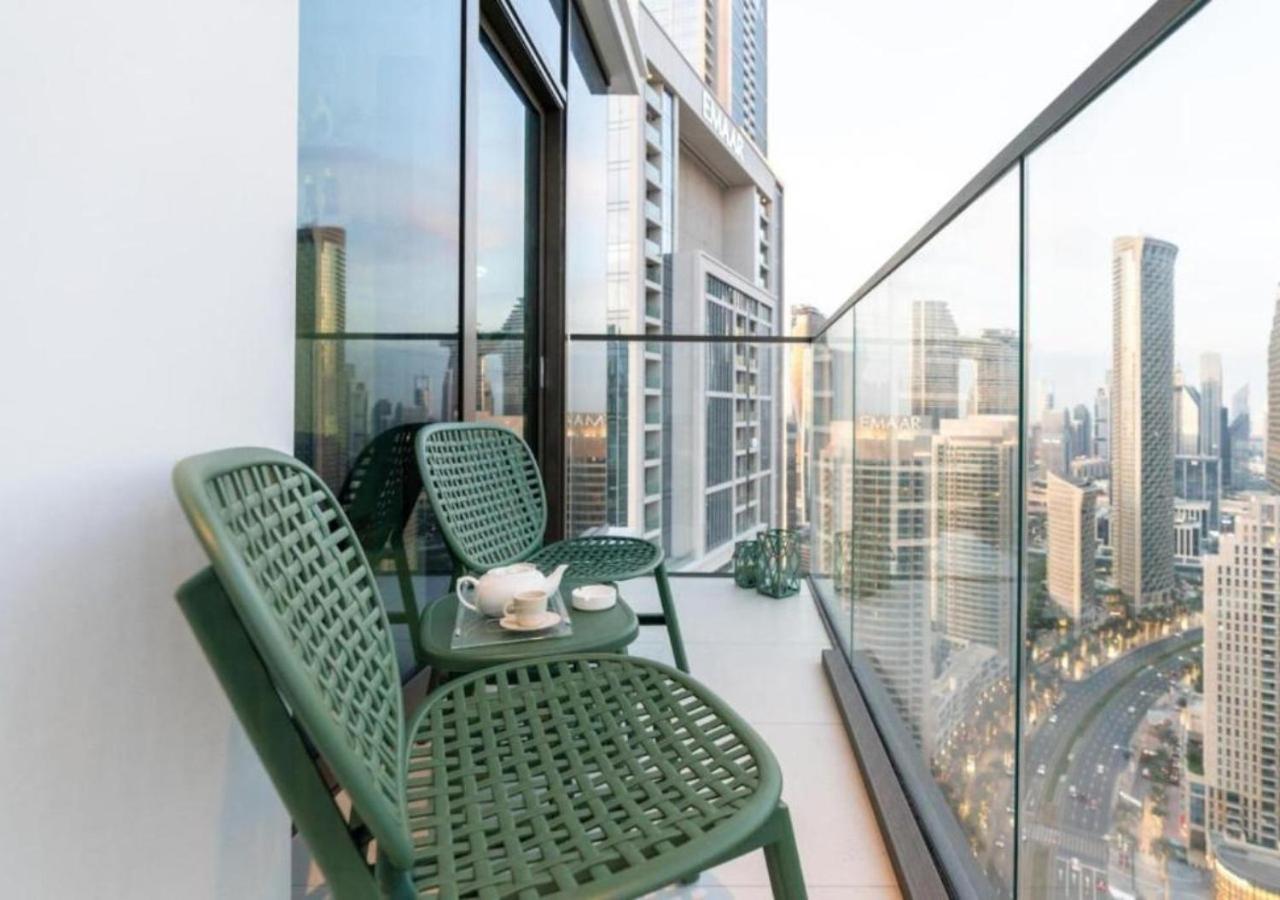High-floor 2 Bedroom Premium And Burj Khalifa Views By Vibel *