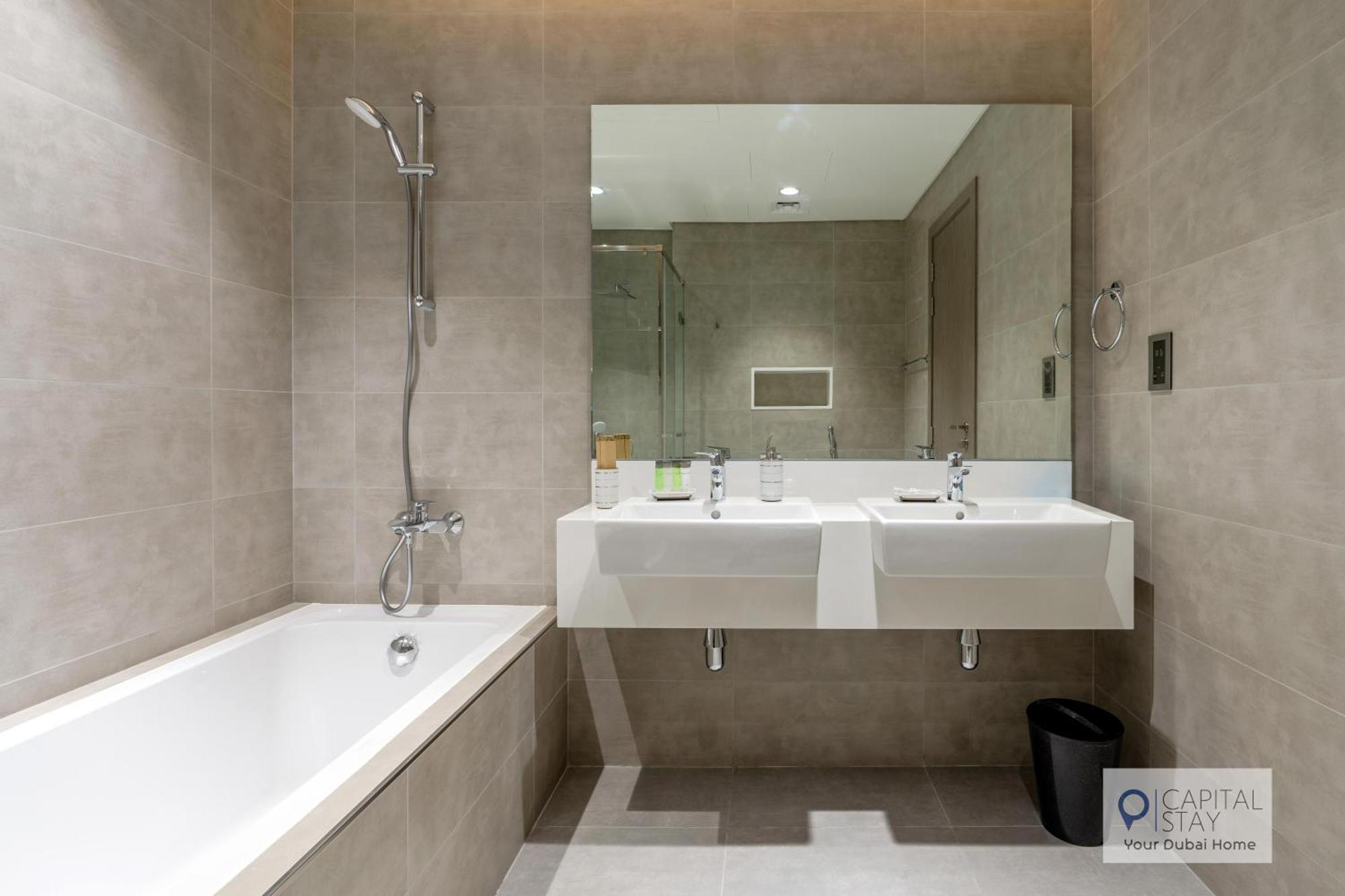 Apartamento 2 Bed In District One - Lagoon Views Dubái