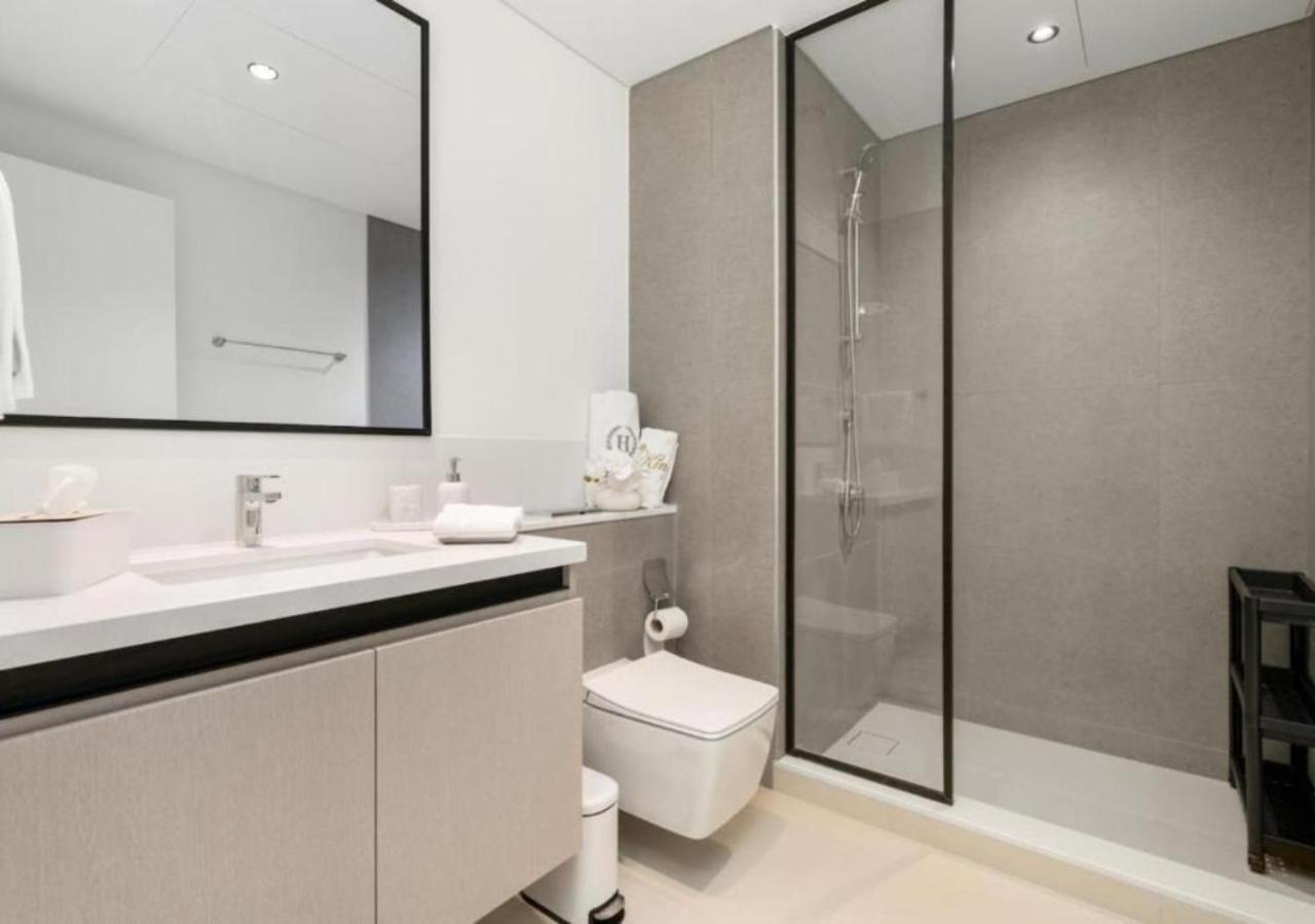High-floor 2 Bedroom Premium And Burj Khalifa Views By Vibel *