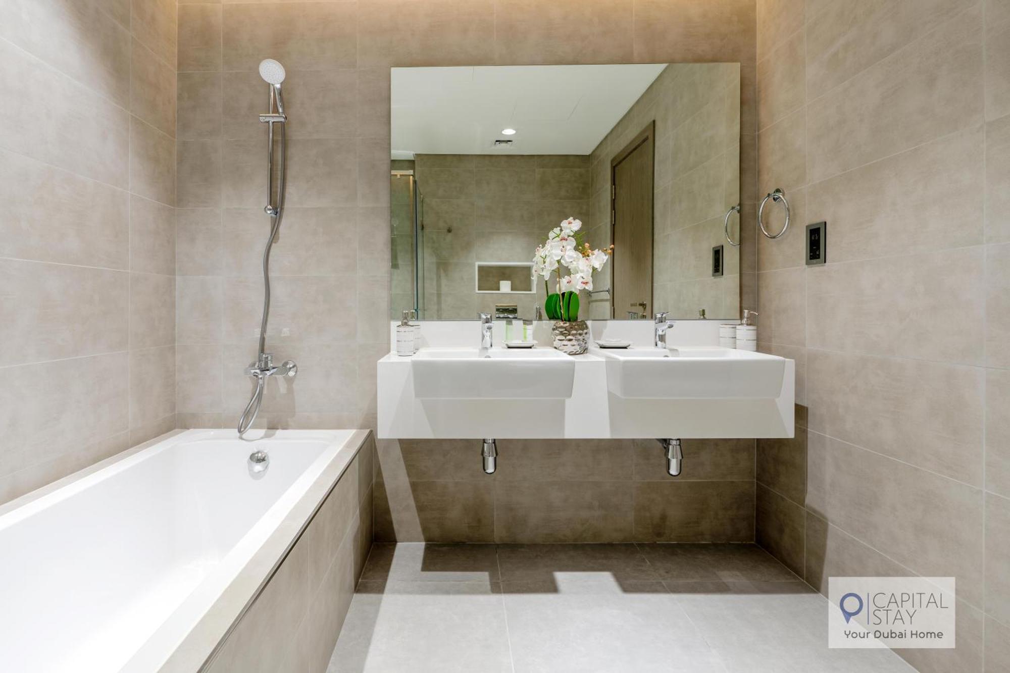 2 Bed In District One - Lagoon Views * Dubái