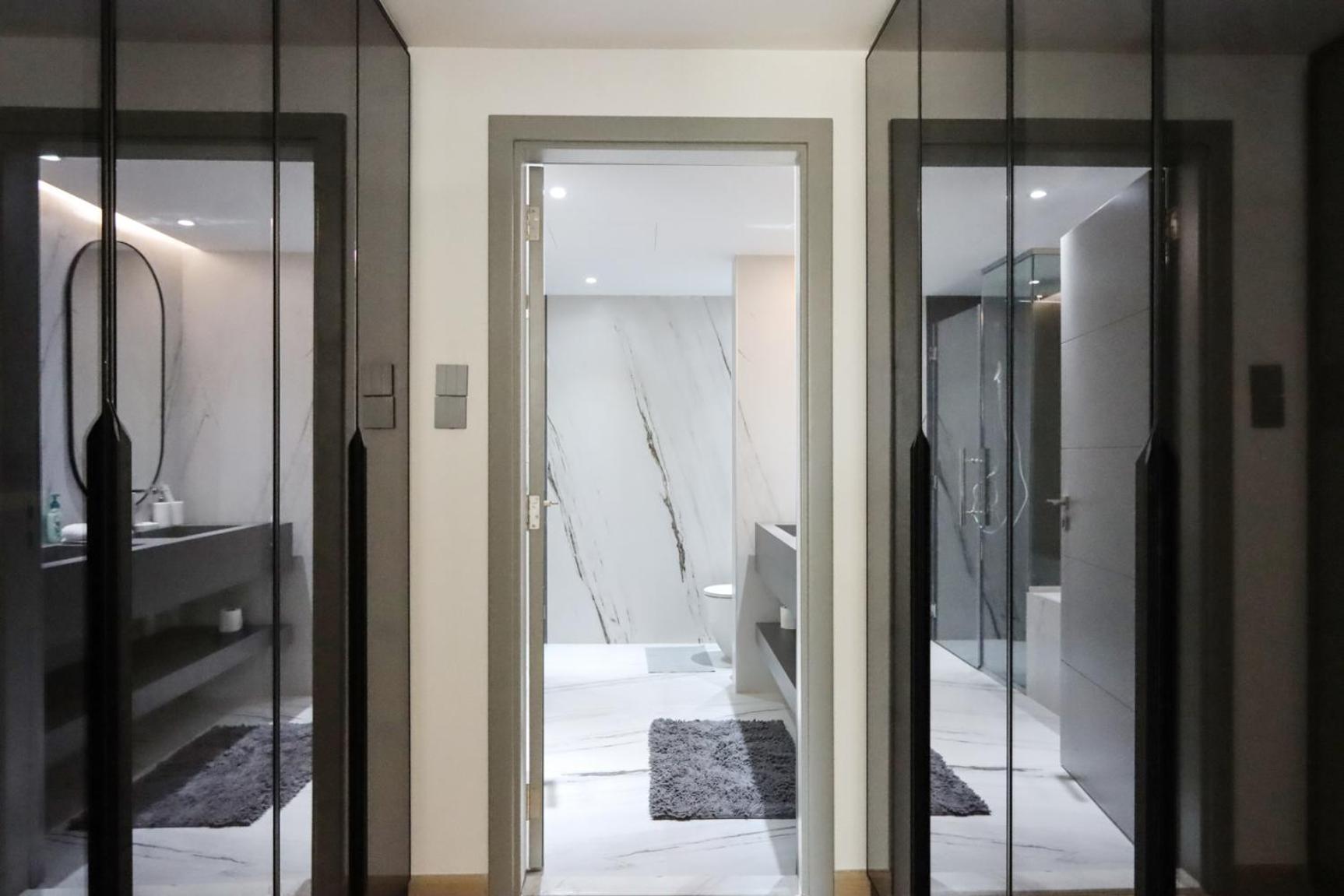 Livbnb - 2b With Modern Interiors, Emaar Boulevard Appartement
