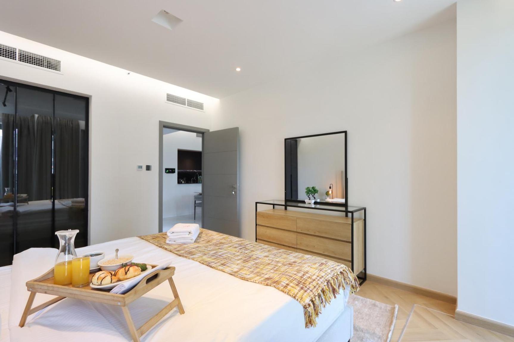 Livbnb - 2b With Modern Interiors, Emaar Boulevard Appartement *